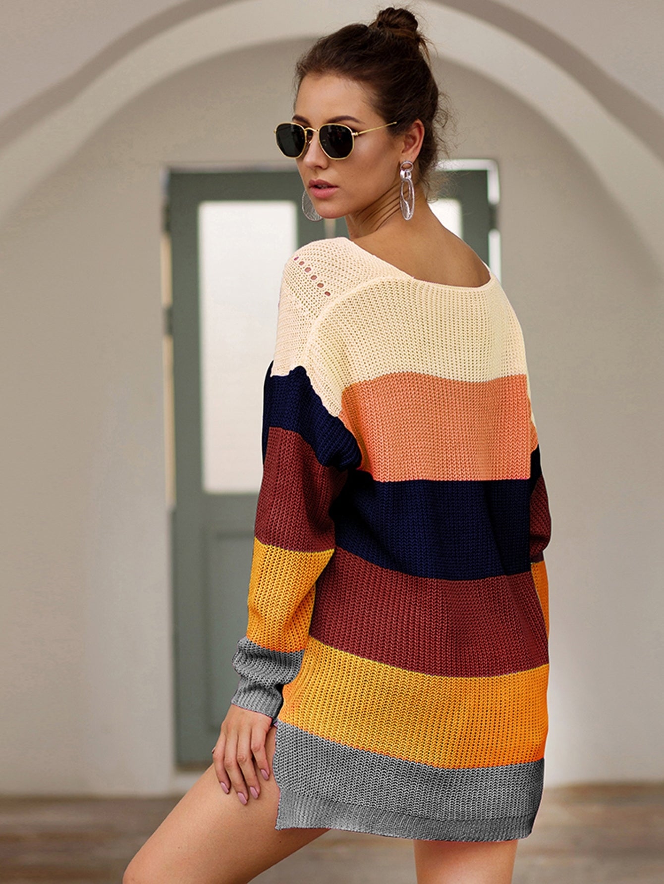 MULTI STRIPE HEM SWEATER